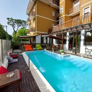 Maison Des Roses Hotel Cesenatico